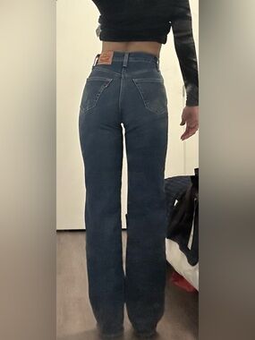 Levi's ribcage Straight Leg Jeans in Dark Blue 24